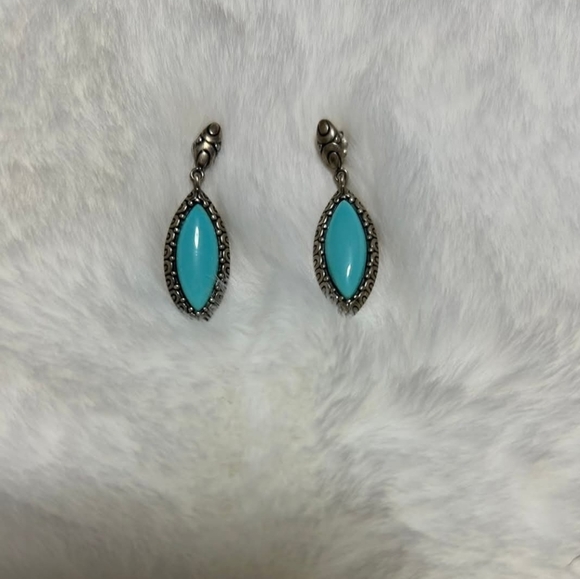 Sterling Silver and Turquoise earrings. Excellent Condition. - Picture 3 of 4